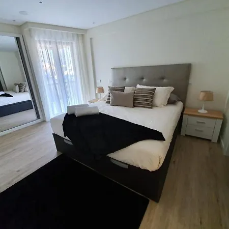 Sunrise Glances & Free Parking *